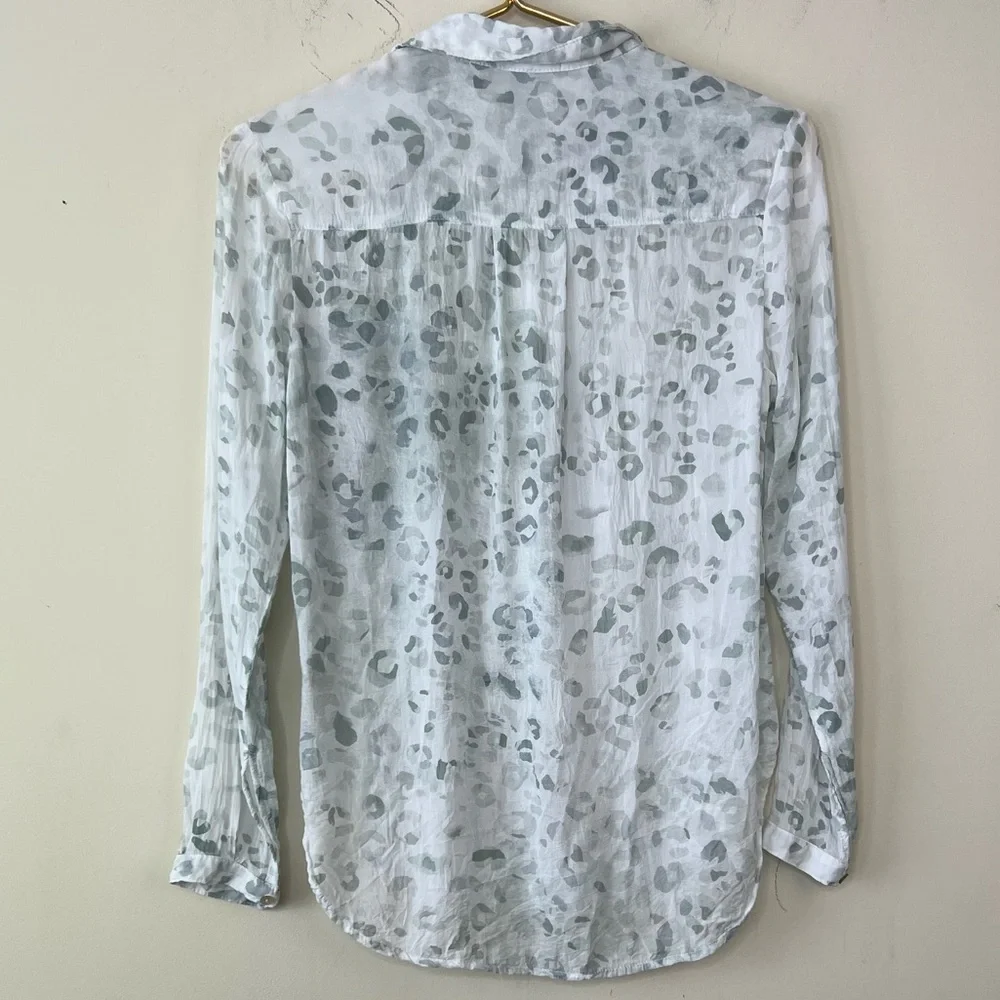 Cloth & Stone Leopard Print Button Down Top